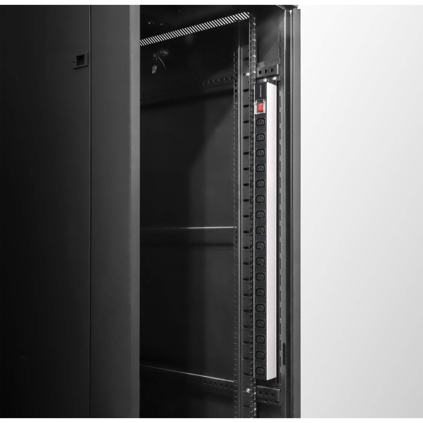 Unidad de distribución de energía C13 de 17 salidas para montaje vertical en rack Image 10