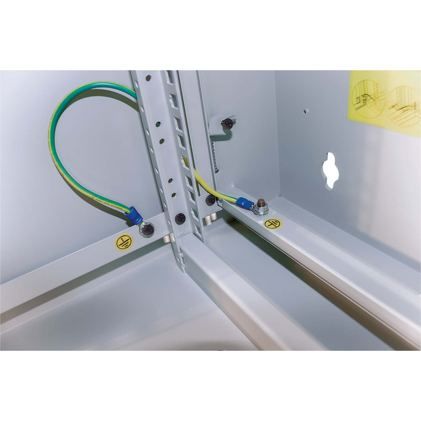 Gabinete de 19" para montaje en muro con doble sección Image 12